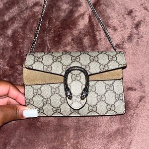 Authentic Gucci small chain purse 👜